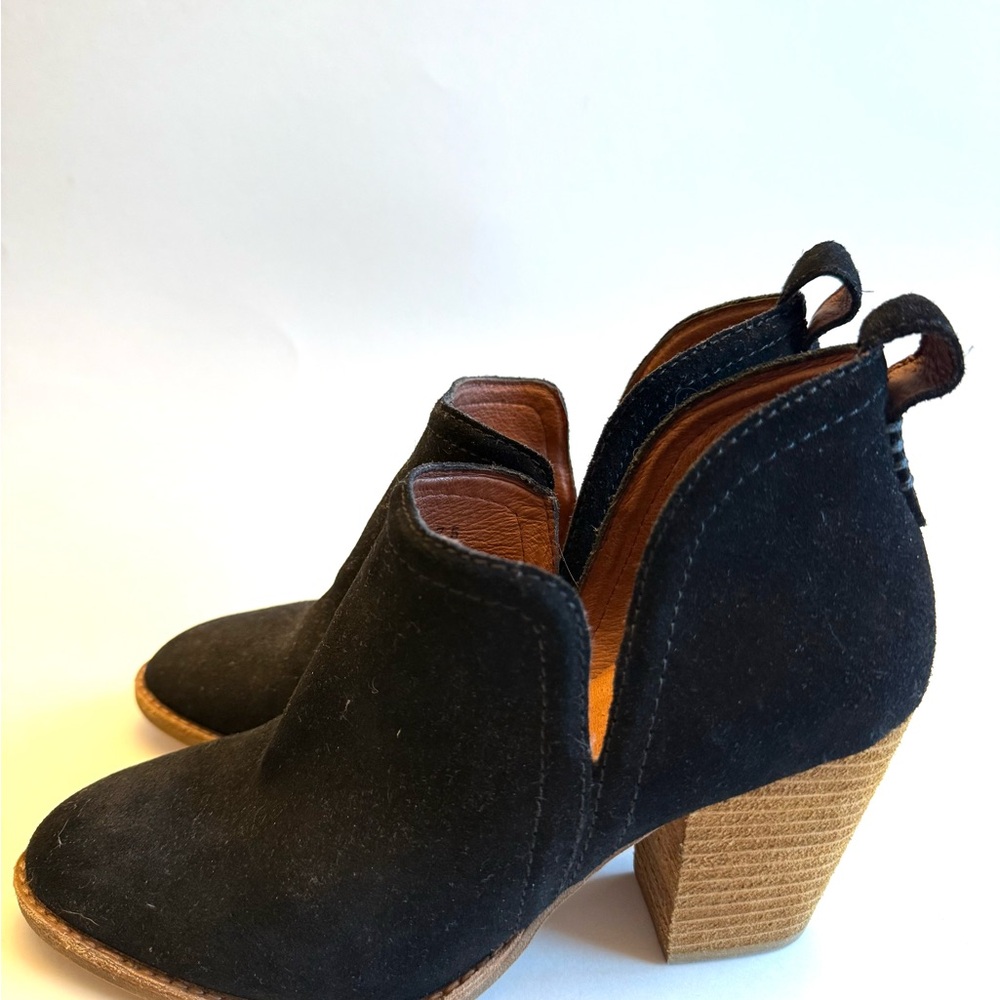 Jeffrey Campbell Rosalee Black Suede Bootie Size 7.5